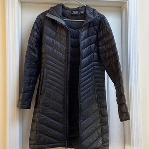 Mountain Hard Ware Duck Down Winter Coat. Size small. Black.